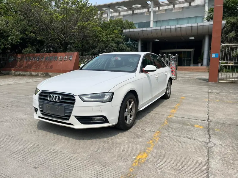Audi A4L 35 TFSI Auto Standard Version, 2015 — фото 1