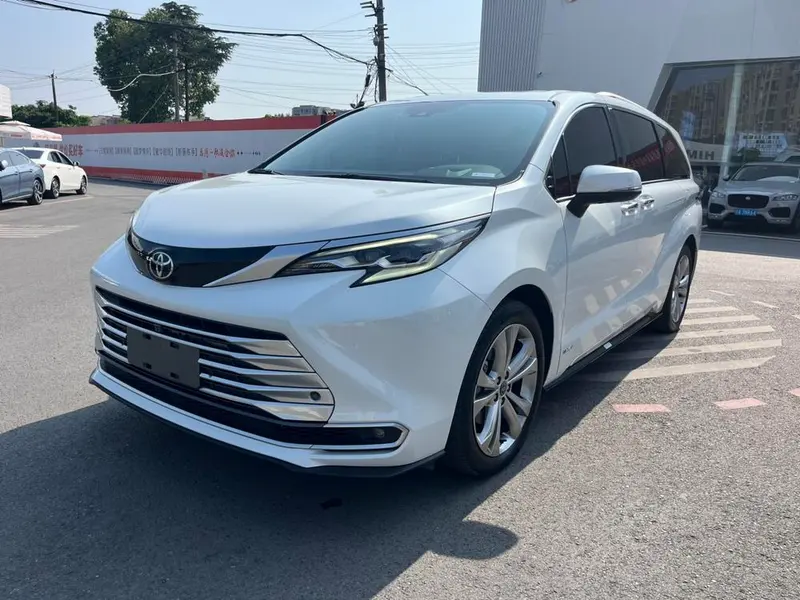 Toyota Sienna, 2024