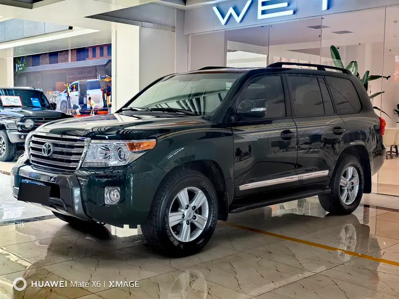Toyota Land Cruiser, 2012