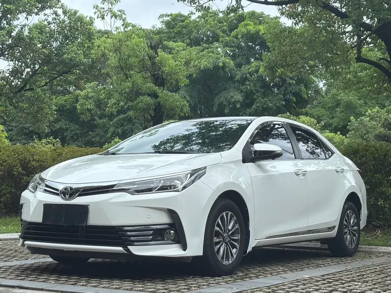 Toyota Corolla 1.2T S-CVT GL Smart Edition CN5, 2018 — фото 1