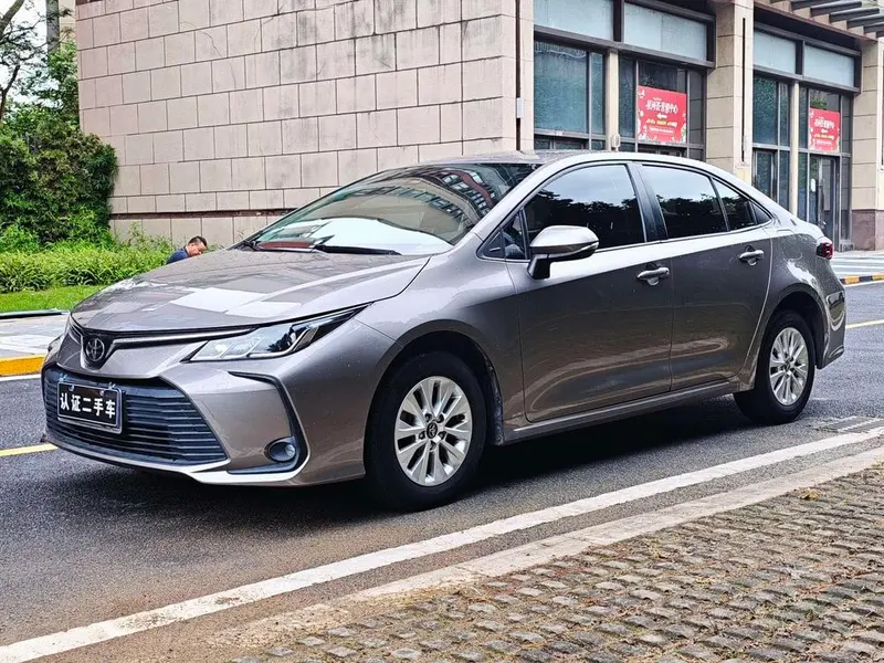 Toyota Corolla 1.2T S-CVT GL Edition, 2019 — фото 1