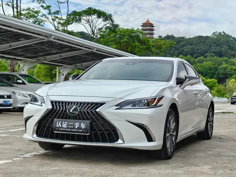 Lexus ES 200 Edition, 2022 — фото 1