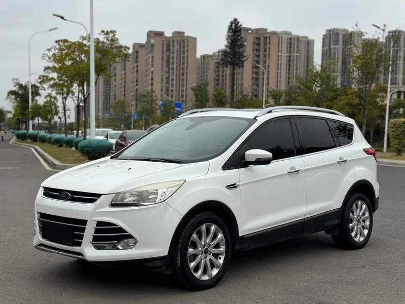 Ford Kuga, 2013