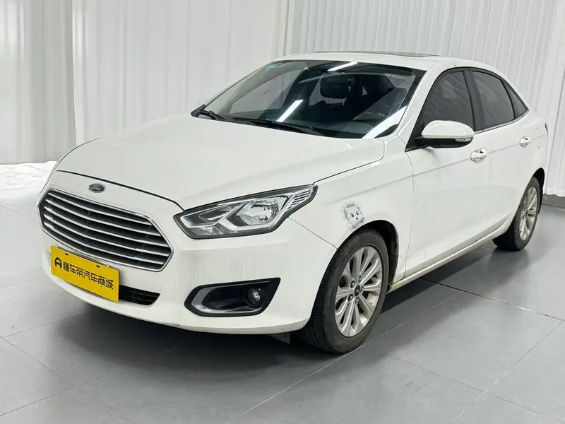 Ford Escort 1.5L Auto Fashion Version, 2015 — фото 1