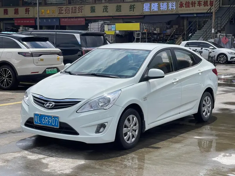 Hyundai Verna, 2013