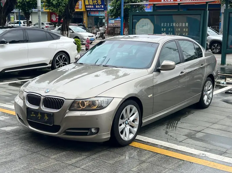 BMW 3-Series 320i Fashion Version, 2010 — фото 1