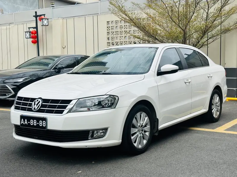 Volkswagen Lavida 1.6L Auto Comfort Edition, 2013 — фото 1