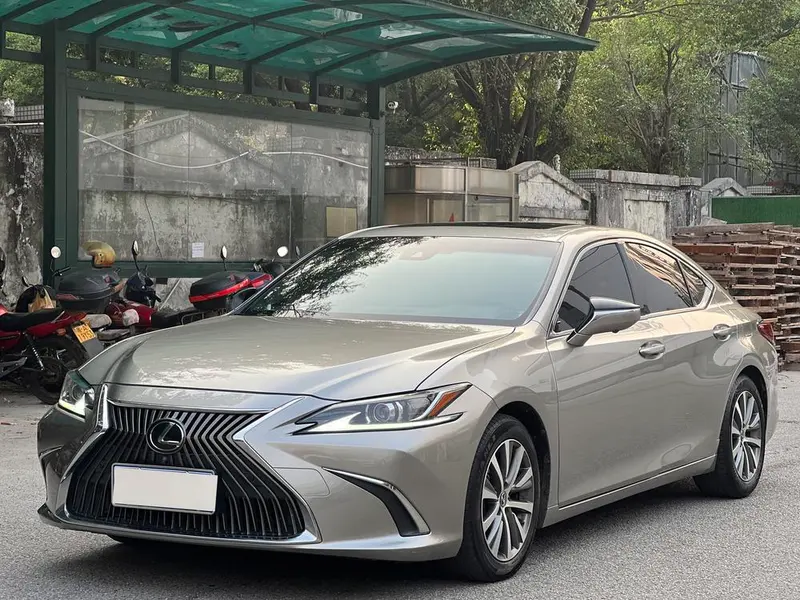 Lexus ES 200 Edition CN6, 2018 — фото 1