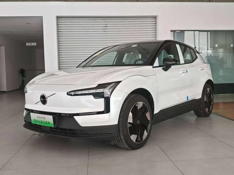 Volvo EX30, 2025