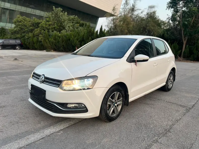 Volkswagen Polo 1.4L Auto Style Version, 2016 — фото 1