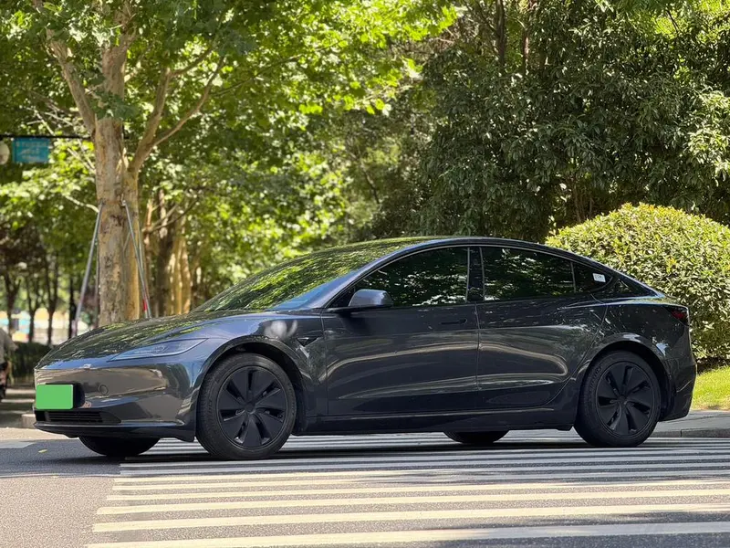 Tesla Model 3 Edition, 2023 — фото 1