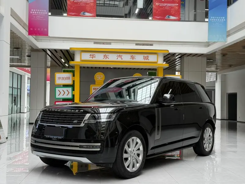 Land Rover Range Rover 3.0 L6 400PS 7-Seater Extended Edition, 2023 — фото 1