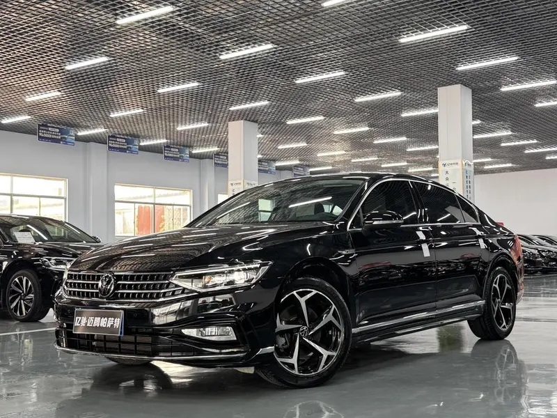 Volkswagen Magotan 200 Anniversary Edition 330TSI DSG Luxury Version, 2023 — фото 1