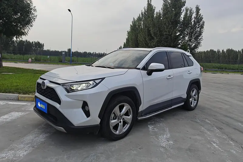 Toyota RAV4 2.0L CVT 2WD Style Plus Edition, 2021 — фото 1