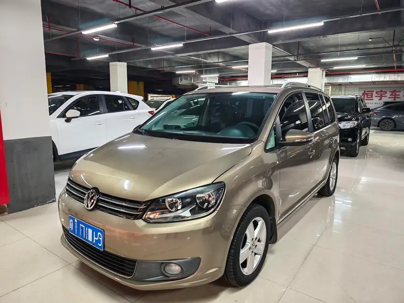 Volkswagen Touran 1.4T Auto Comfort Edition 5 Seater, 2015 — фото 1