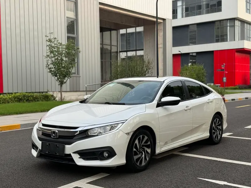 Honda Civic 220TURBO CVT Luxury Edition, 2016 — фото 1