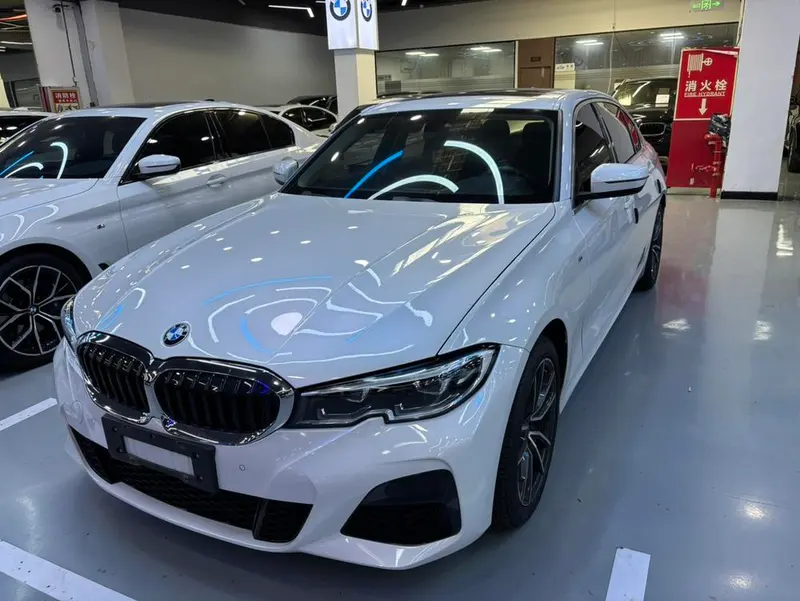 BMW 3-Series, 2022