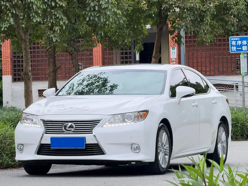 Lexus ES 250 Elite Edition, 2014 — фото 1