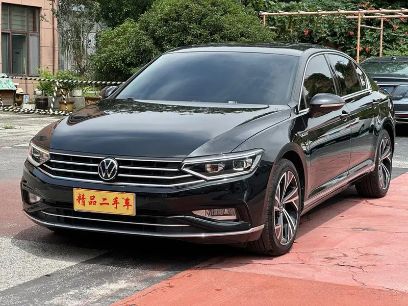 Volkswagen Magotan 330TSI DSG Luxury Version, 2020 — фото 1