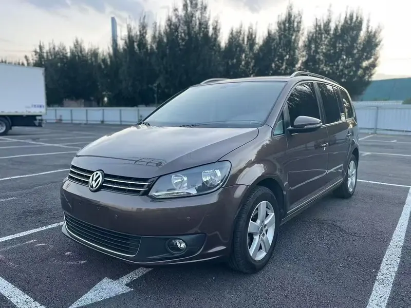 Volkswagen Touran 1.4T Auto Comfort Edition 5 Seater, 2013 — фото 1