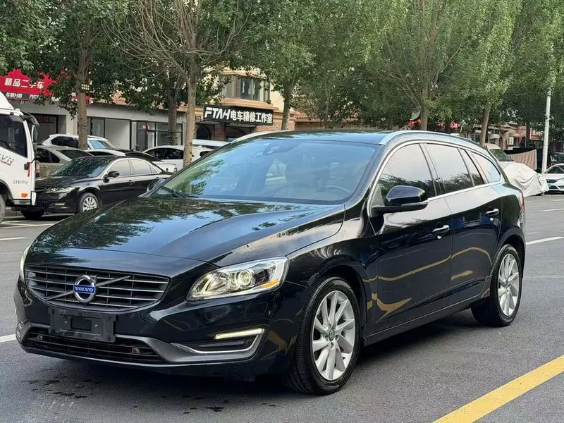 Volvo V60, 2015
