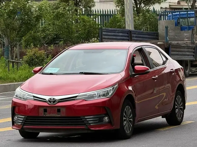 Toyota Corolla Facelift 1.2T S-CVT GL CN5, 2017 — фото 1