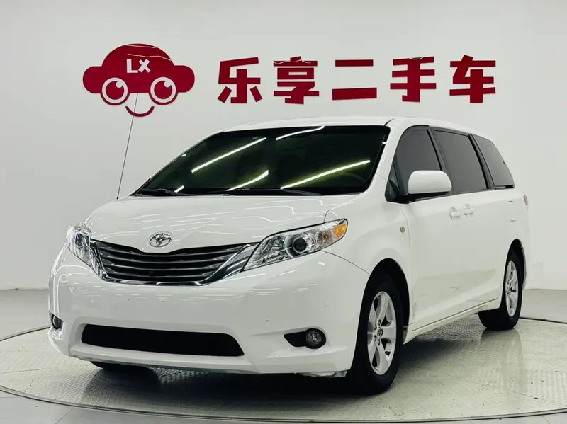 Toyota Sienna, 2011