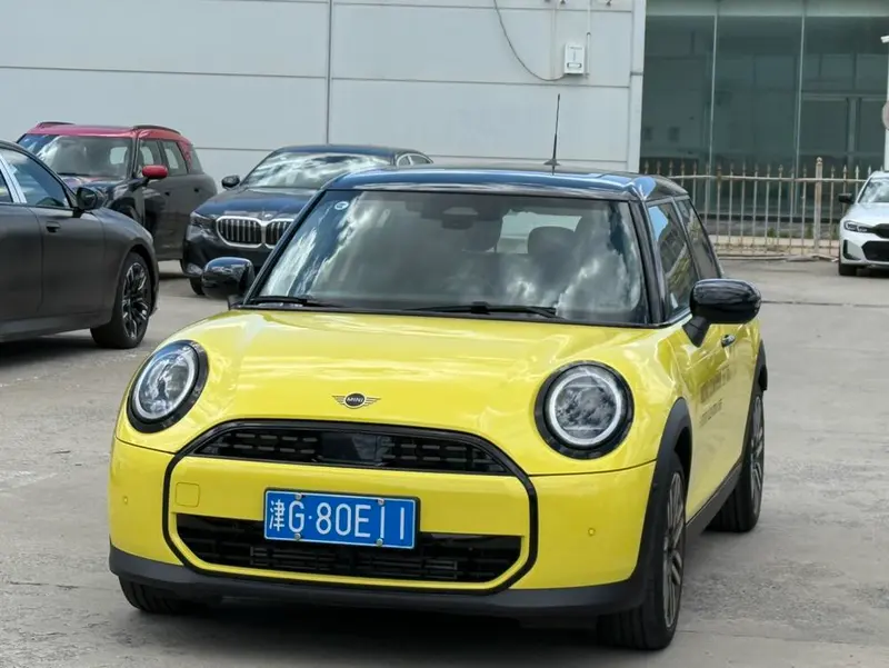 MINI MINI 1.5T COOPER Edition Classic, 2025 — фото 1
