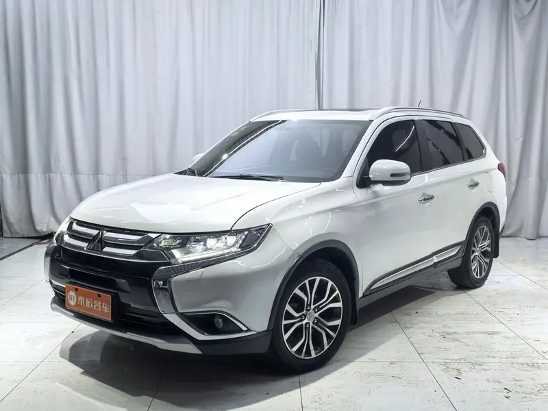 Mitsubishi Outlander, 2016