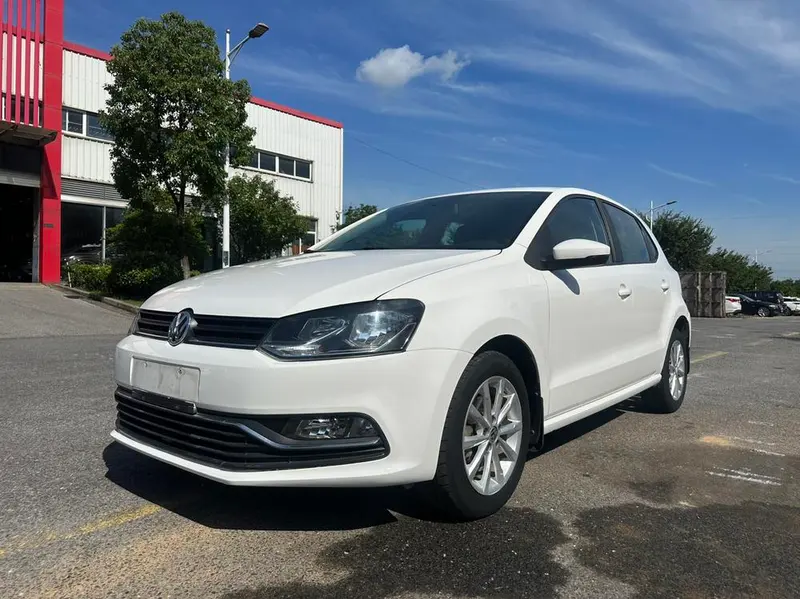 Volkswagen Polo 1.6L Auto Comfort Edition, 2014 — фото 1