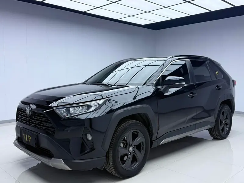 Toyota RAV4 2.0L CVT 4WD Style PLUS Edition, 2022 — фото 1
