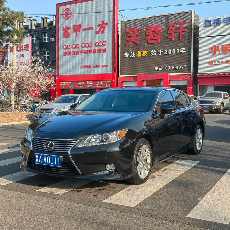 Lexus ES, 2013