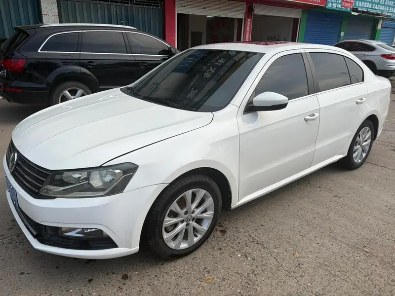 Volkswagen Lavida 1.6L Auto Comfort Edition, 2015 — фото 1