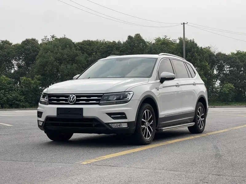 Volkswagen Tiguan L 330TSI Auto 2WD Luxury Edition, 2018 — фото 1