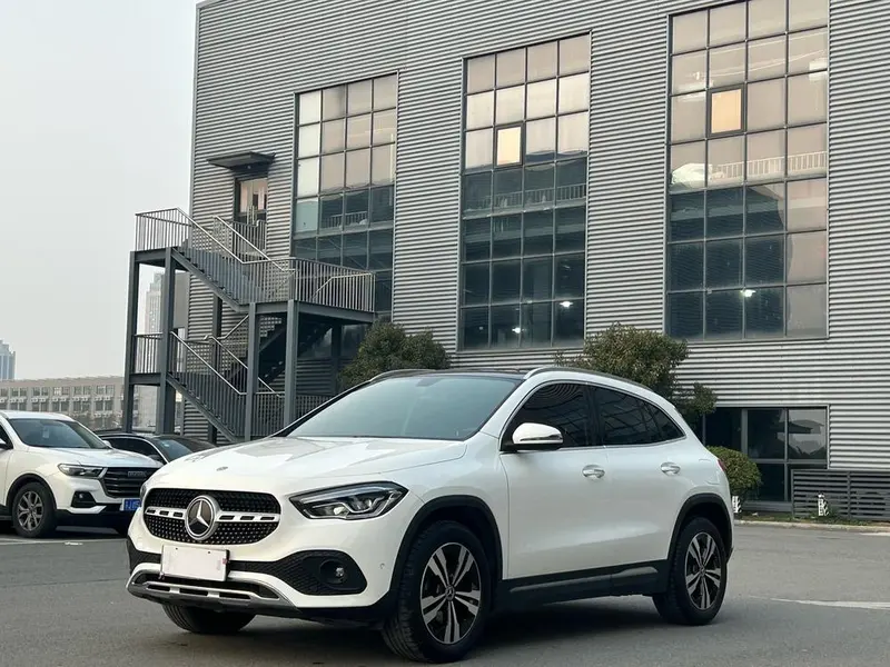 Mercedes-Benz GLA GLA 200, 2020 — фото 1
