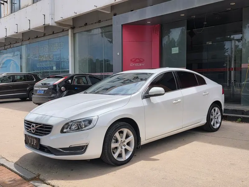 Volvo S60, 2015