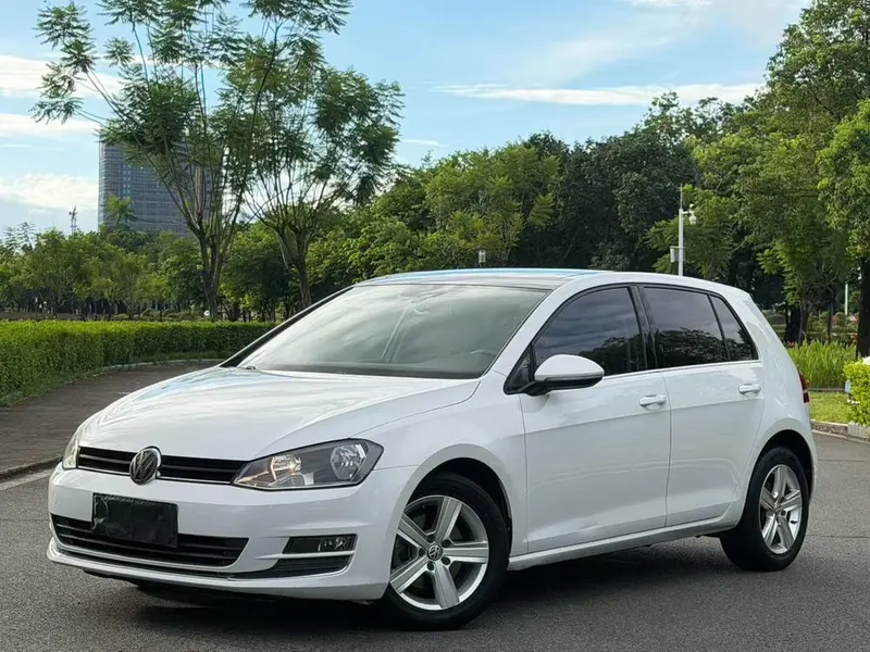 Volkswagen Golf 1.4TSI Auto Luxury Version, 2015 — фото 1