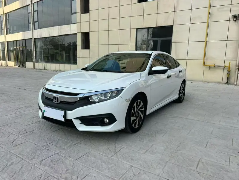 Honda Civic 220TURBO CVT Luxury Edition, 2016 — фото 1