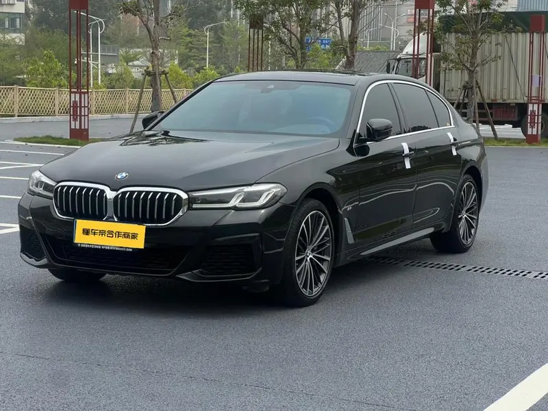 BMW 5-Series, 2022