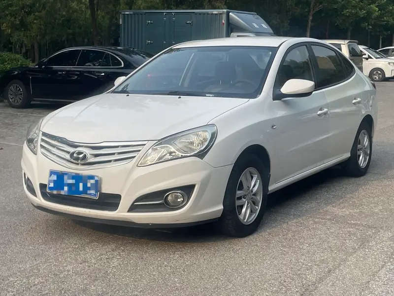 Hyundai Elantra Yuedong, 2011
