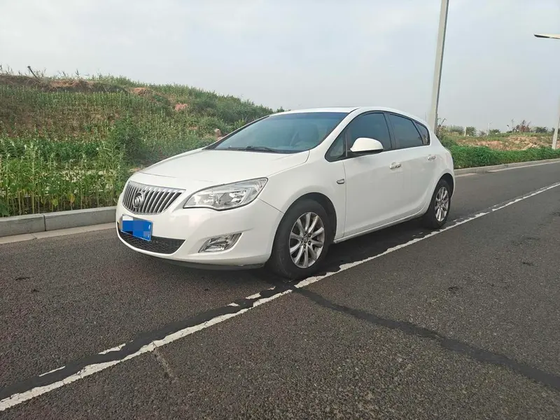 Buick Excelle XT 1.6L Manual Edition, 2012 — фото 1