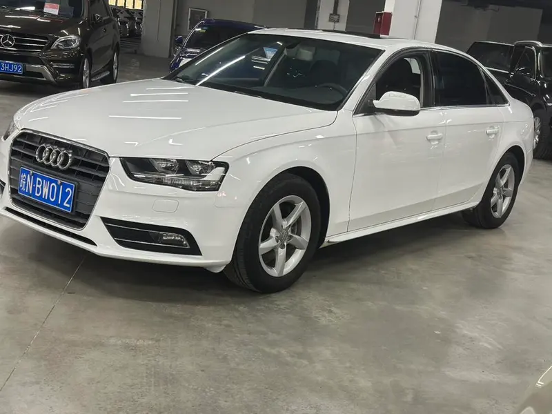 Audi A4L 30 TFSI Auto Comfort Version, 2013 — фото 1