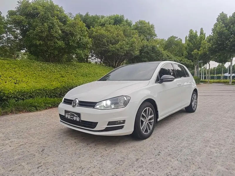 Volkswagen Golf 230TSI Auto Luxury Anniversary Edition, 2017 — фото 1