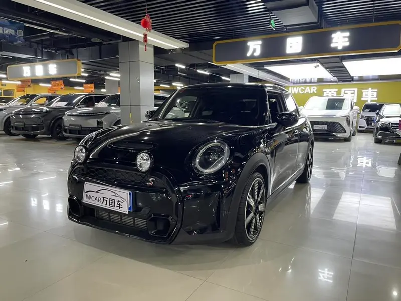 MINI MINI 2.0T COOPER S Artist Edition, 2023 — фото 1