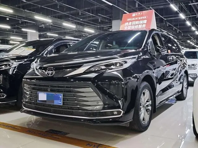 Toyota Sienna, 2024