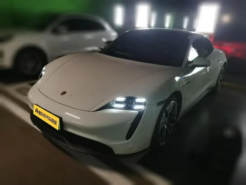 Porsche Taycan, 2022
