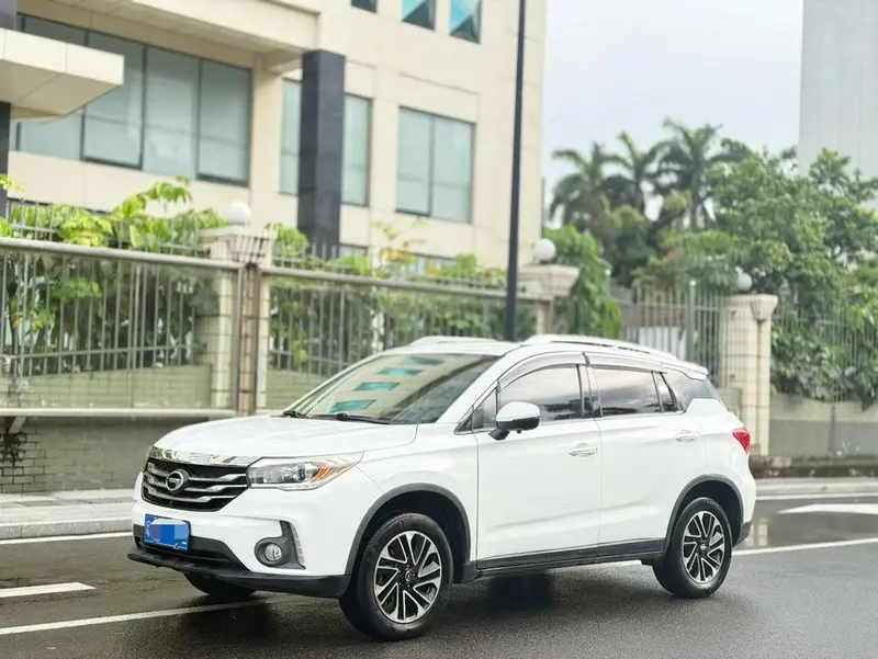 GAC Trumpchi Trumpchi GS4 235T Auto 2WD Luxury Smart Connected Edition, 2017 — фото 1