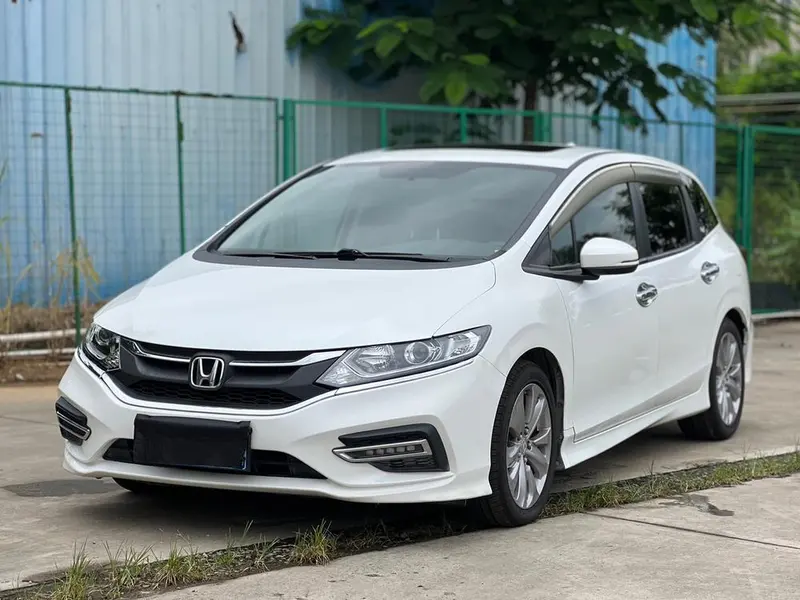 Honda Jade 1.8L Auto Comfort Edition 5 Seater, 2016 — фото 1