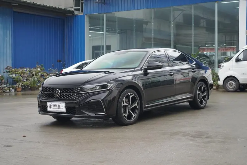Volkswagen Passat, 2023
