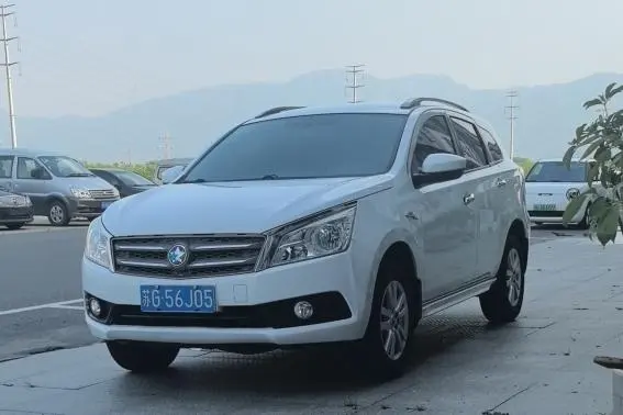 Venucia T70, 2015